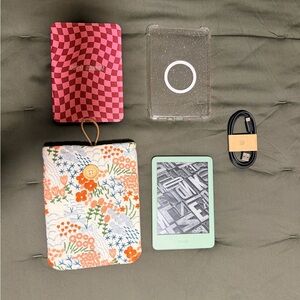 Kindle Basic with Accessories Bundle